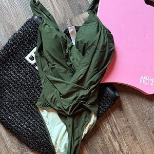 Cupshe Olive Green One-Piece Swimwear